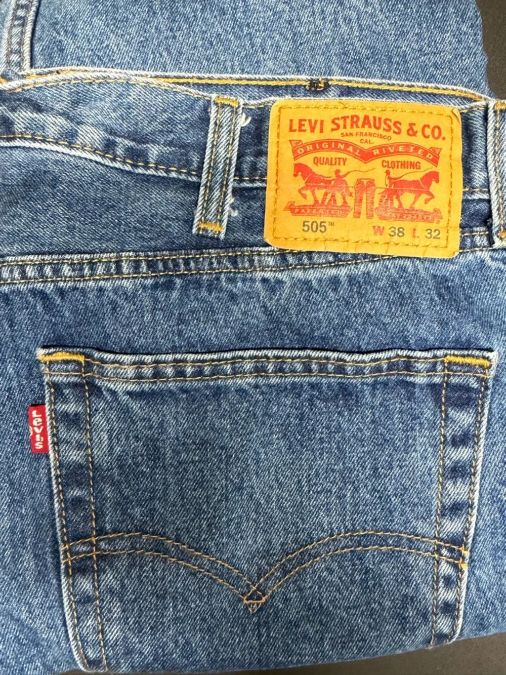 Levi's 505 Men’s denim straight leg fit 38 X 32